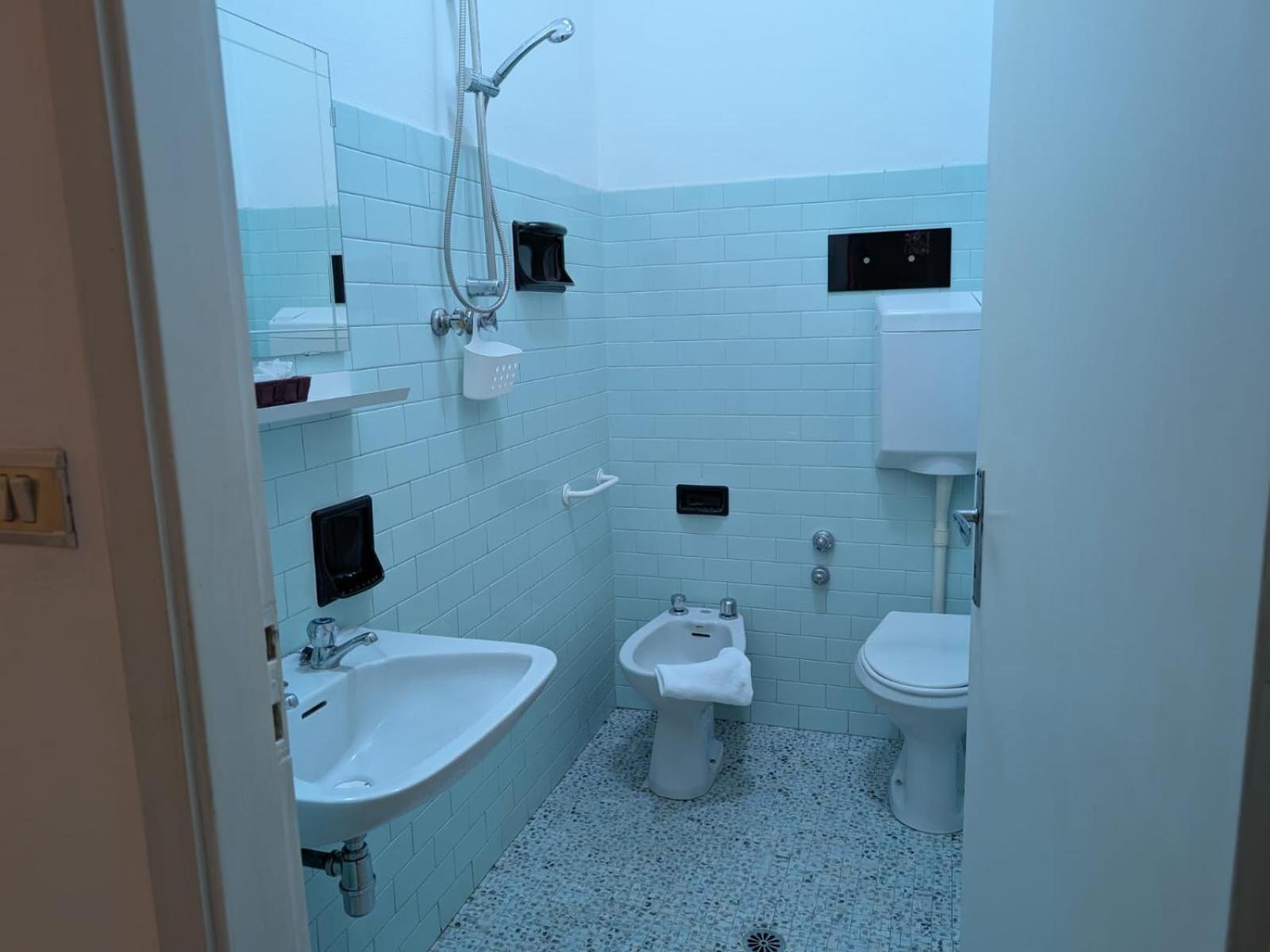 צ'סנטיקו Villa Antonietta Rooms & Coffee חדר תמונה