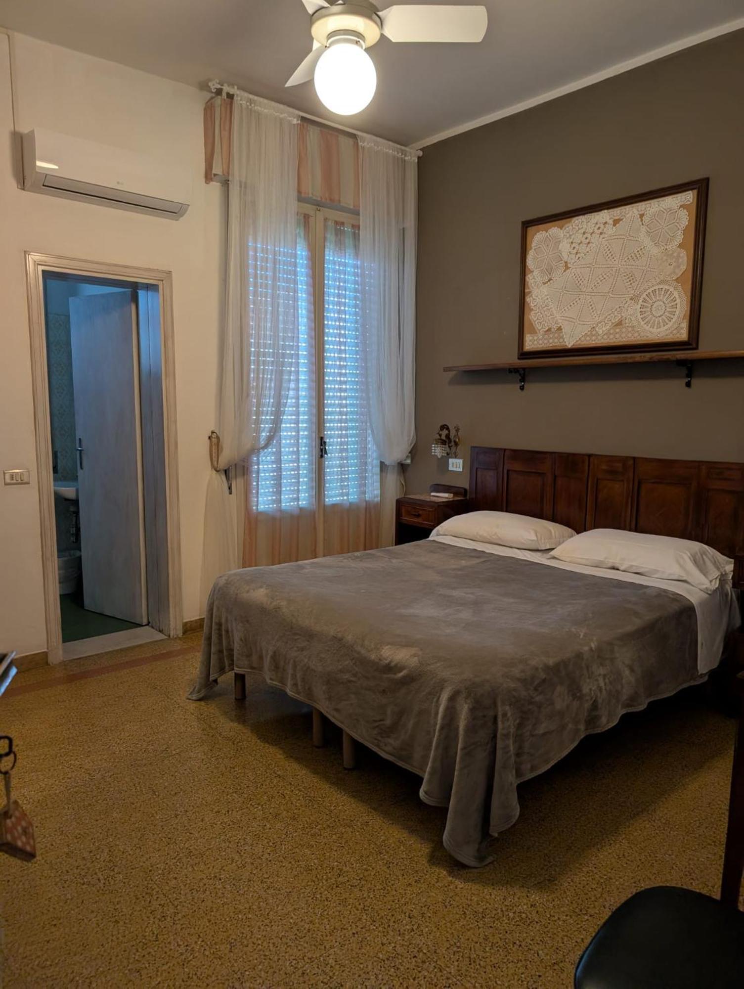 צ'סנטיקו Villa Antonietta Rooms & Coffee חדר תמונה